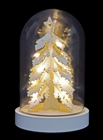 DA16152 27 cm LED świecąca drewniana choinka w szklanym kloszu